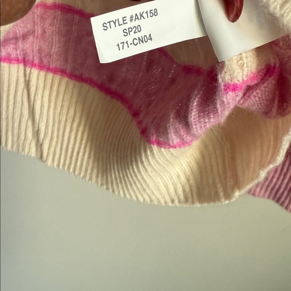 NEW J Crew Cable-knit cashmere crewneck sweater with shoulder buttons Medium - Picture 7 of 10